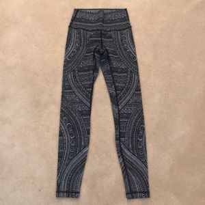 Lululemon Entwined Wunder Under